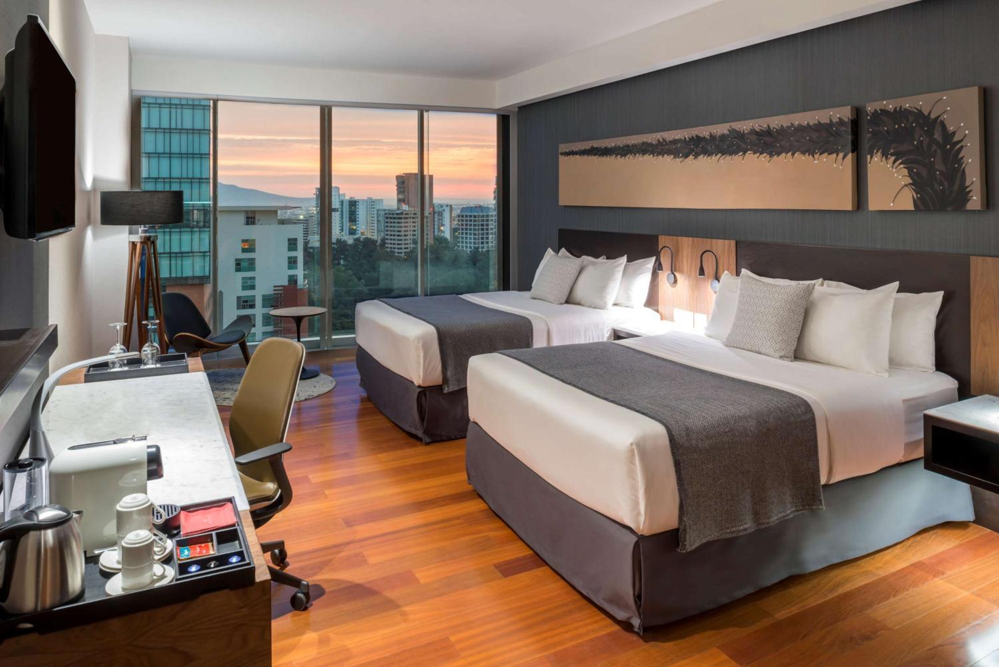 Nh Collection Guadalajara Providencia Hotel Bagian luar foto